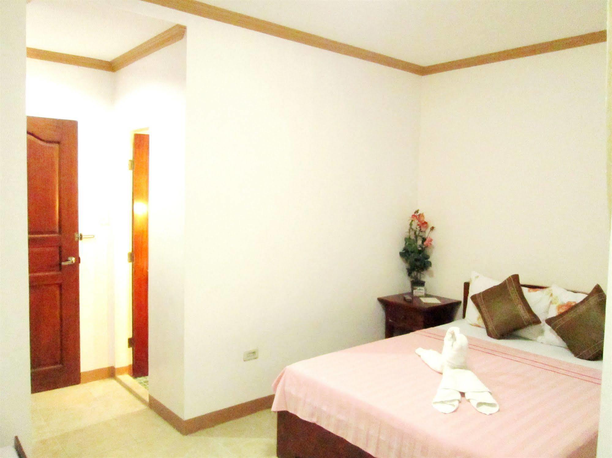Casa D' Estrella Apartelle Balabag  Zewnętrze zdjęcie