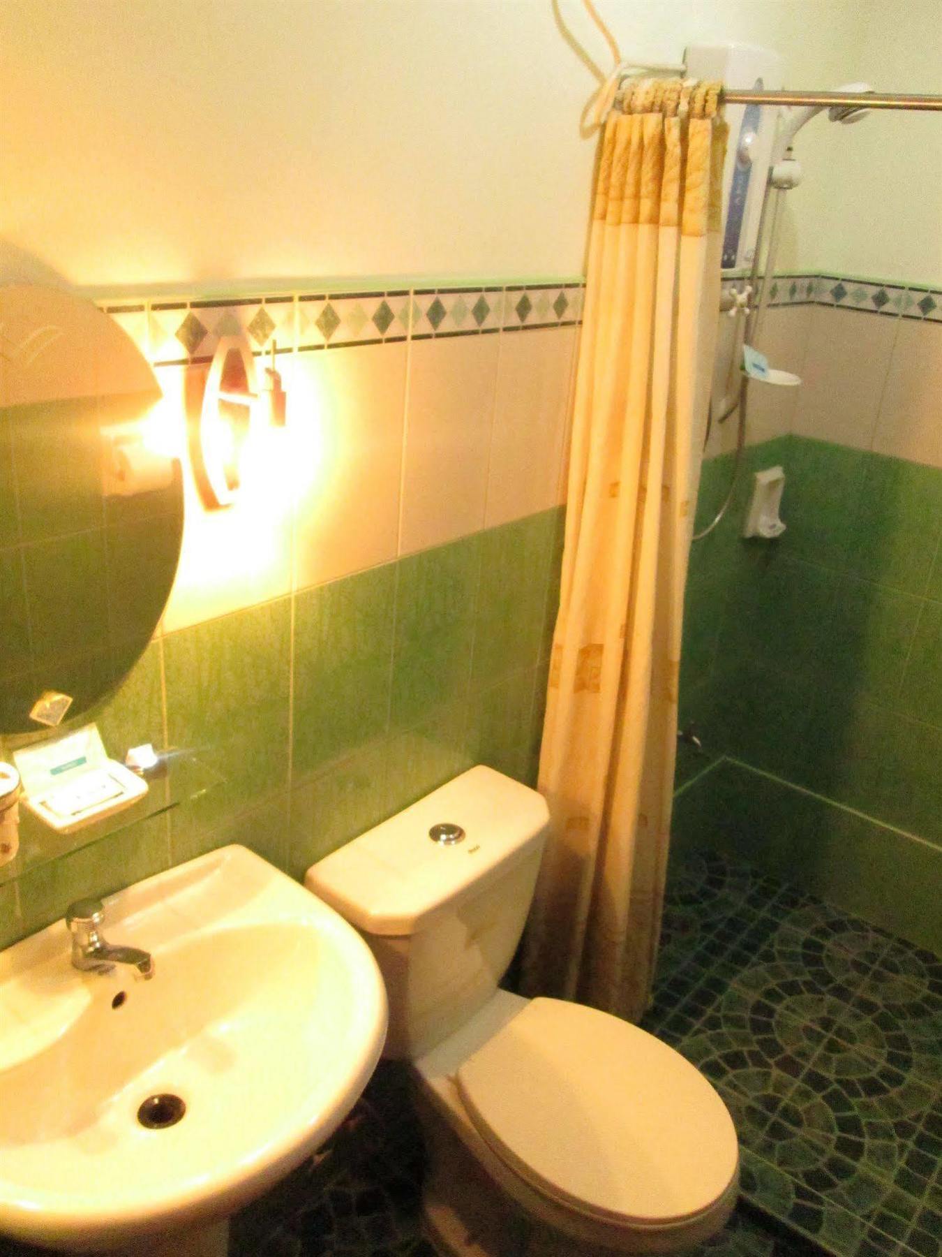 Casa D' Estrella Apartelle Balabag  Zewnętrze zdjęcie